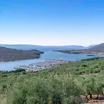 1 Bedroom Beautiful In