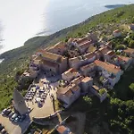 1 Bedroom Beautiful In * Cres