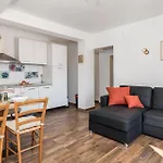 Appartement 1 Bedroom Beautiful In *